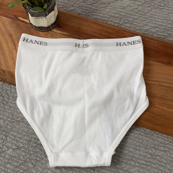 Hanes - Picture 5 of 7